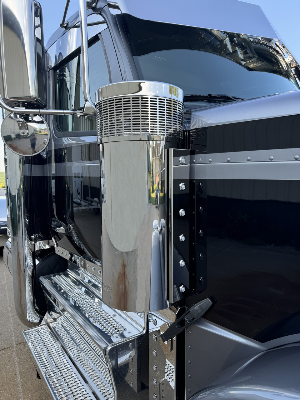 Peterbilt 589 Air Breather Panel - Strapless Design - Front Side - (4) Watermelon Lights Holes - Thumbnail 2