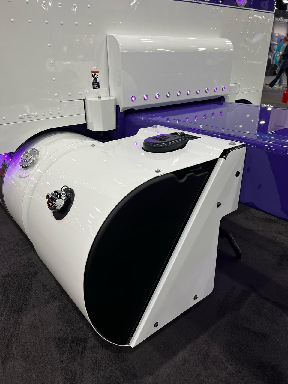 Peterbilt DEF Tank Covers (2022+) - Large Tank Fitment  -  Top Cover - Thumbnail 2