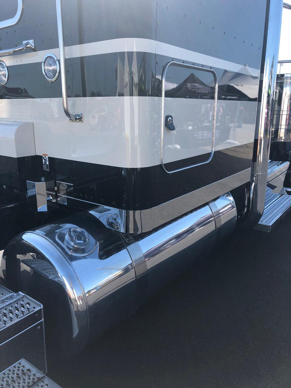 Peterbilt Sleeper Panels - Full Wrap - Aftermarket Exhaust - 36"/44" Sleeper - No Light Kit Included - Thumbnail 2