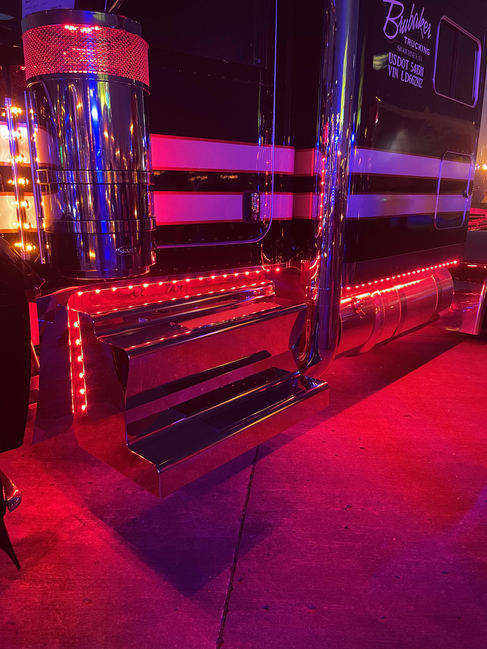 Peterbilt Sleeper Panels - Front Wrap - Aftermarket Exhaust - 70"/78" Sleeper- 12" Extension -  No Light Kit Included - Thumbnail 4