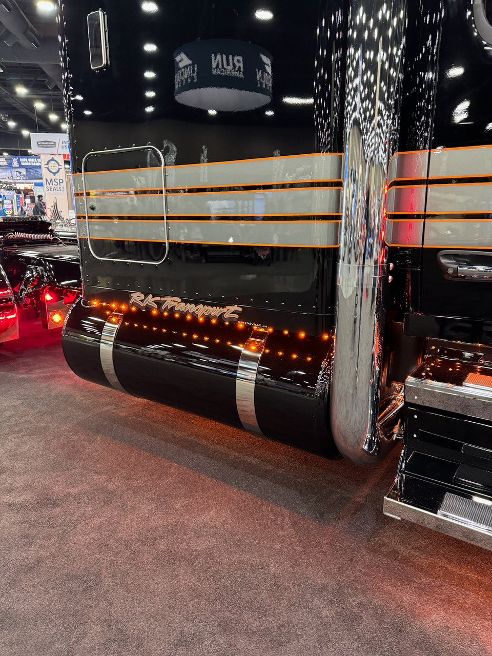 Peterbilt 589 Sleeper Panels - 80" Sleeper Without Extensions - Thumbnail 2