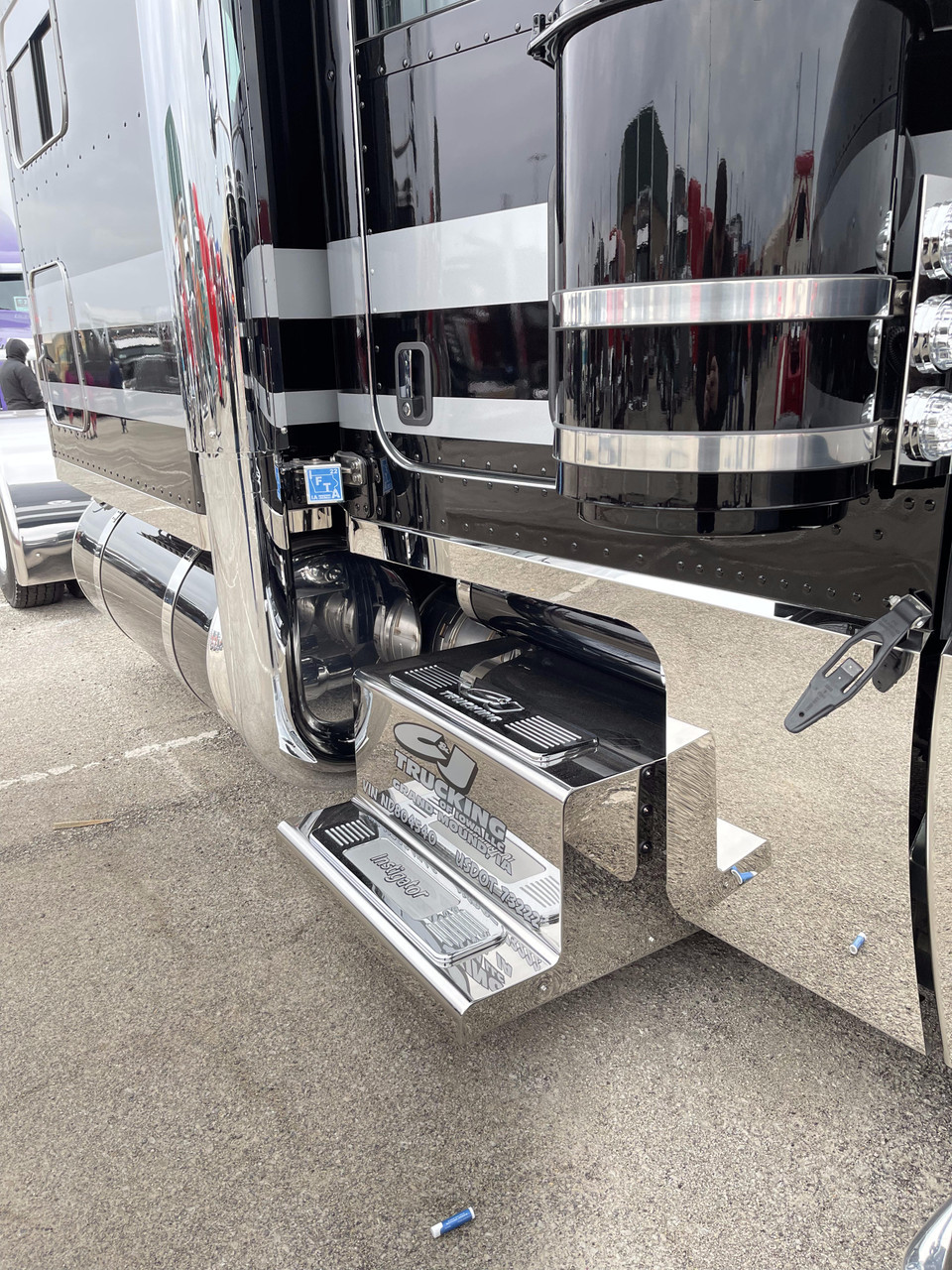 Cab & Cowl Panel Set fits 2015-2018 389 DEF with Aftermarket Exhaust and Box Forward Position - No Light Kit Included