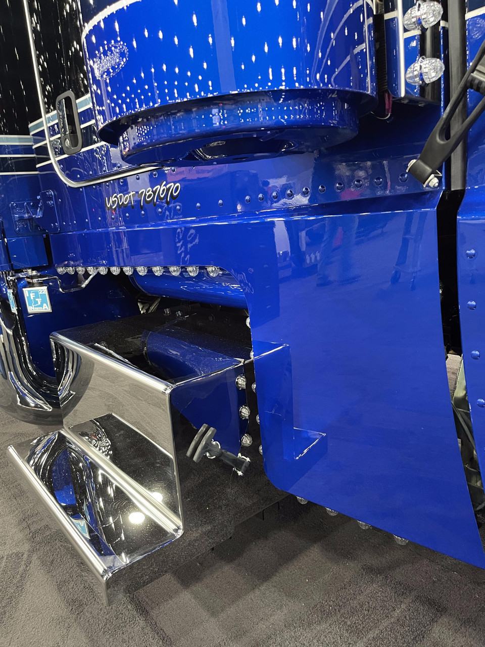 Cab & Cowl Panel Set fits 2019 389 DEF with Aftermarket Exhaust and Box Forward Position - No Light Kit Included - Thumbnail 4