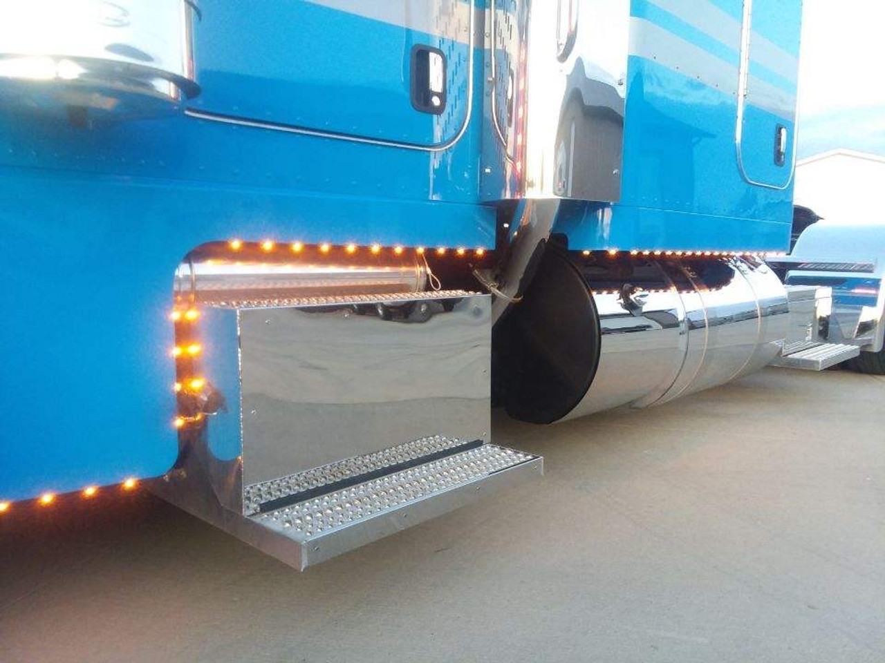 Cab & Cowl Panel Set fits 2019 389 DEF with Aftermarket Exhaust and Box Forward Position - Light Kit Included - Thumbnail 3