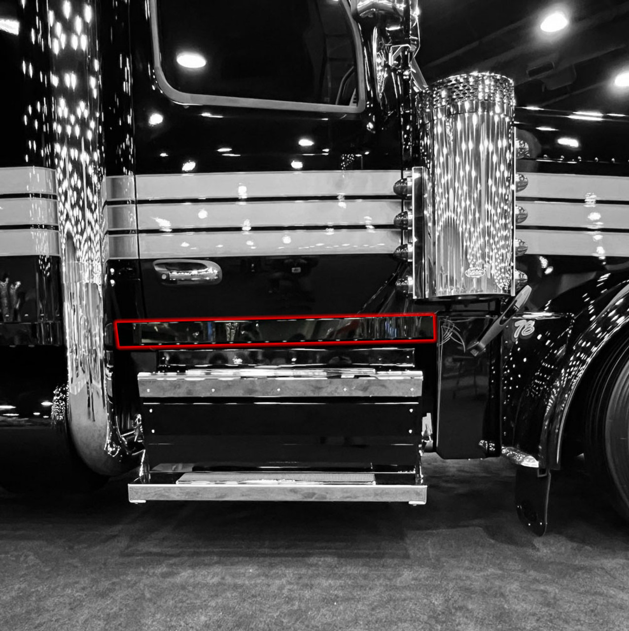 Peterbilt 589 Cab Panel Set - All Exhaust Types - D: - 2-1/2" Tall / P: 2-1/2" Tall