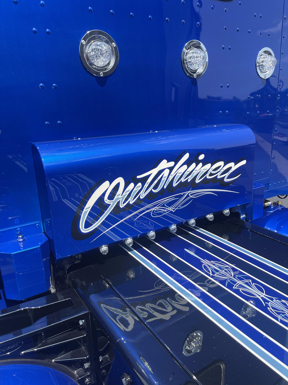 Peterbilt 389 Shock Box Cover - Round Top Design - Thumbnail 5