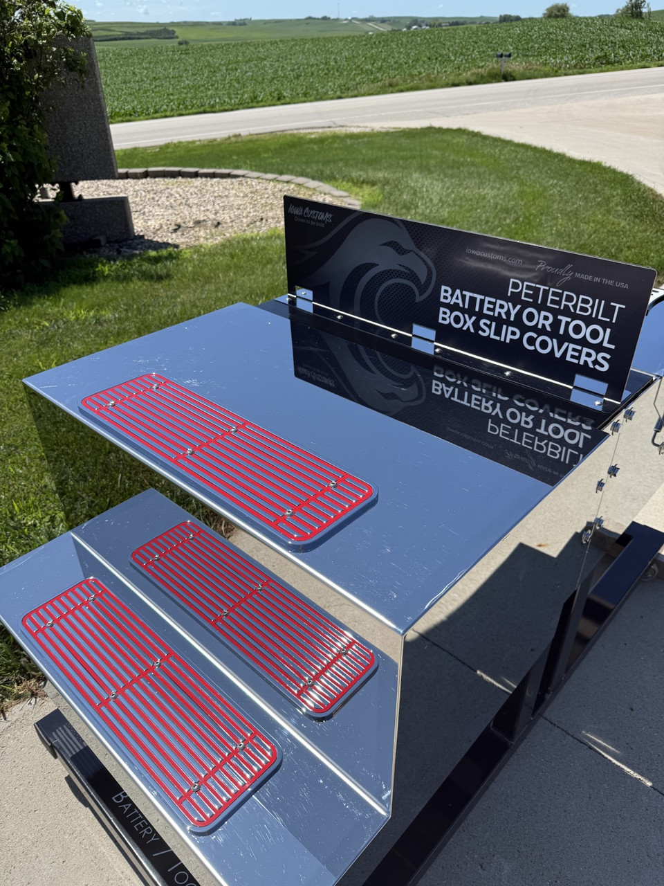 Peterbilt Battery & Tool Box Slip Covers with Quick Latches - Thumbnail 3