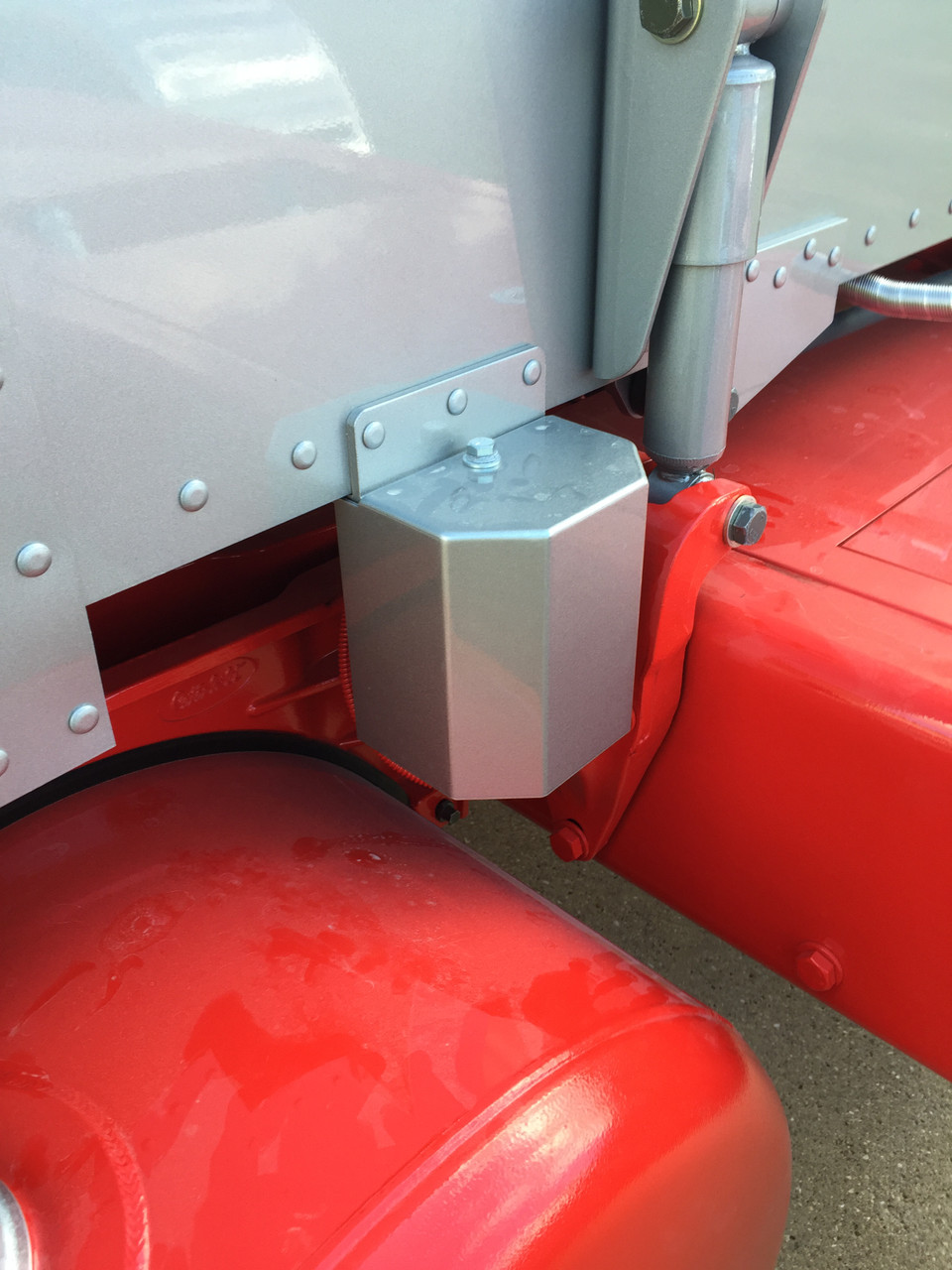 Air Bag Covers for Peterbilt 386, 389 with 48"/52" or 63"/72" sleeper - Thumbnail 4