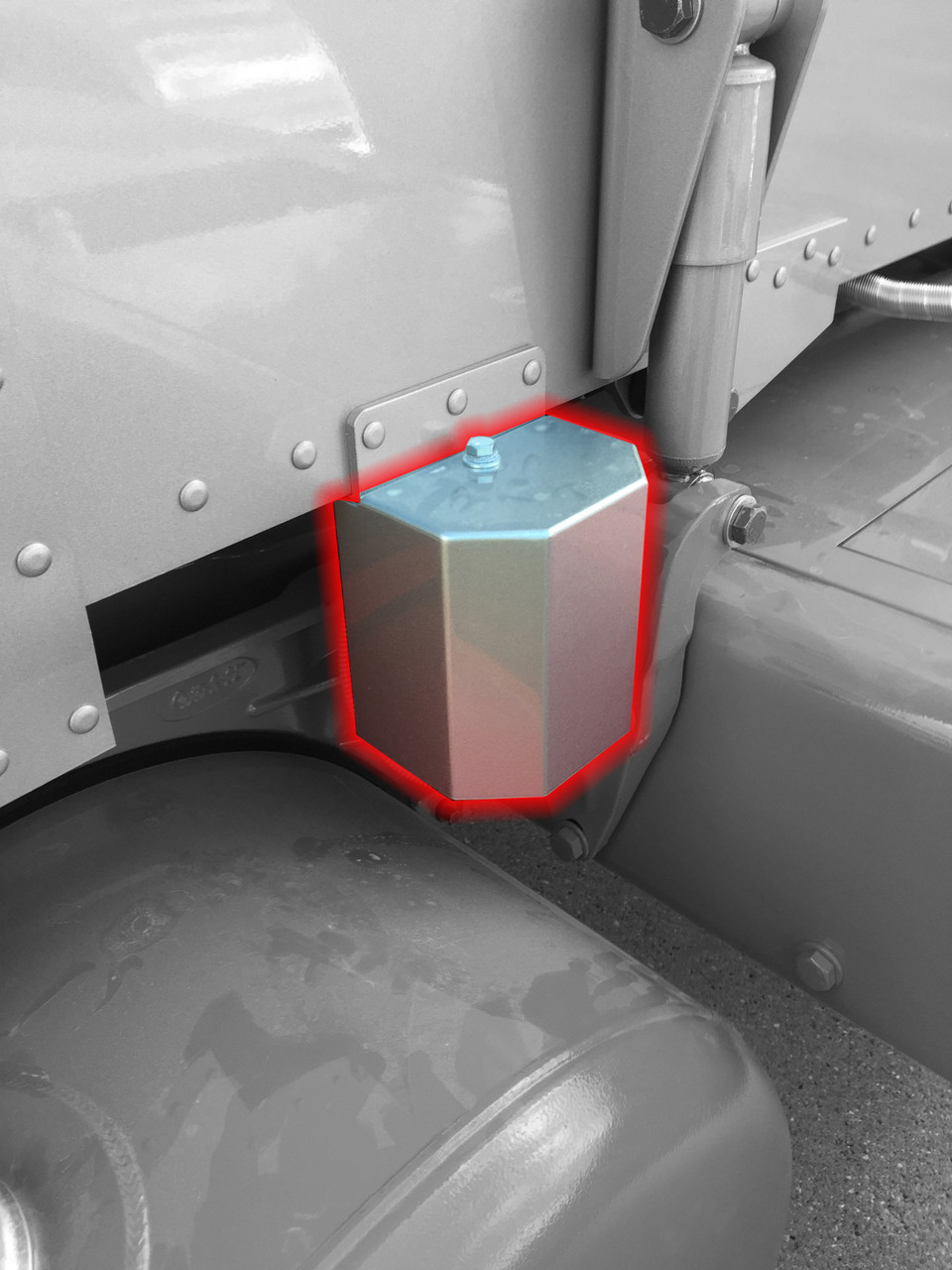 Air Bag Covers for Peterbilt 389 with 70"/78" Sleeper - Paintable Stainless Steel Finish - Thumbnail 2