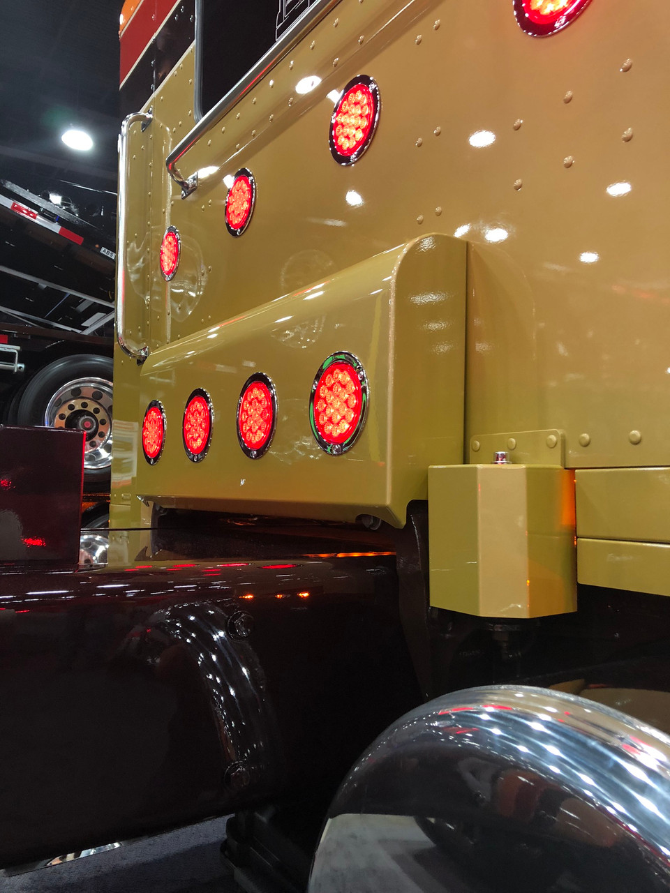 Air Bag Covers for Peterbilt 389 with 70"/78" Sleeper - Paintable Stainless Steel Finish - Thumbnail 5