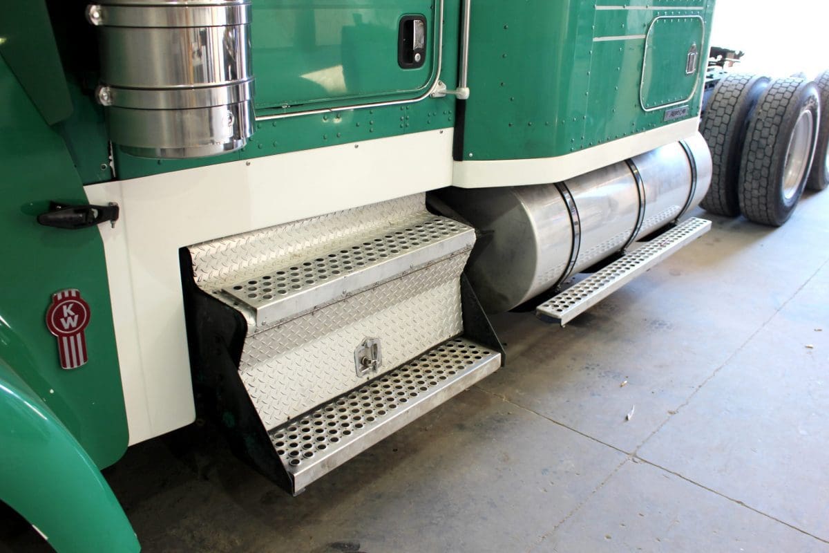 Kenworth Cowl Panels - Thumbnail 2