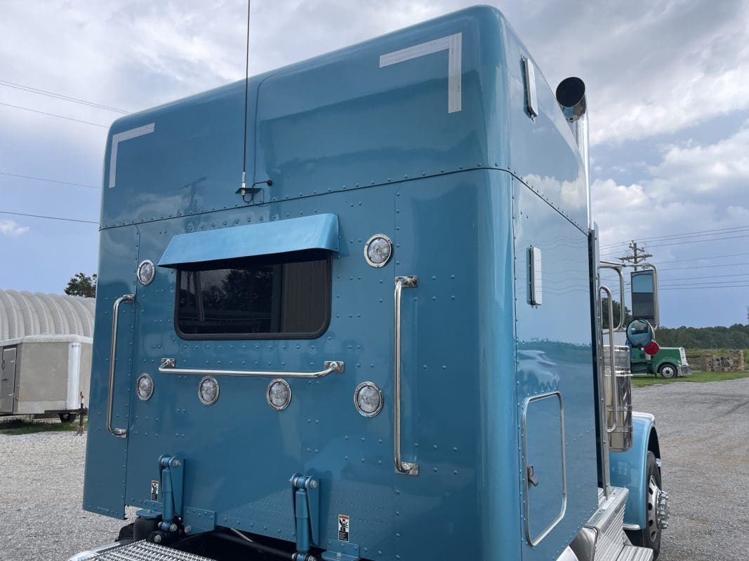 Rear Window Visor - Thumbnail 3