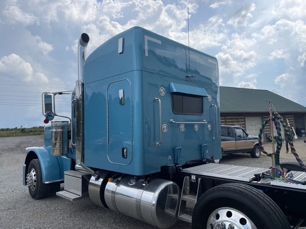 Rear Window Visor - Thumbnail 4