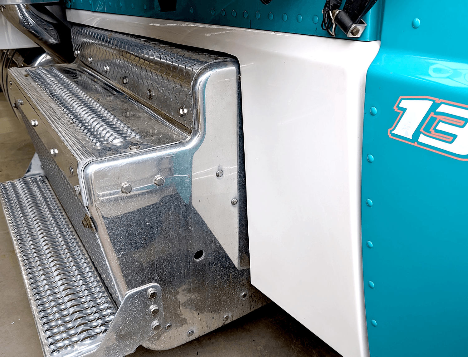 389 Cowl Panels 6″ O/S with Passenger Side DEF Cutout - Thumbnail 3