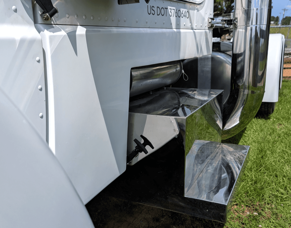 389 Cowl Panels 6″ O/S - Thumbnail 4