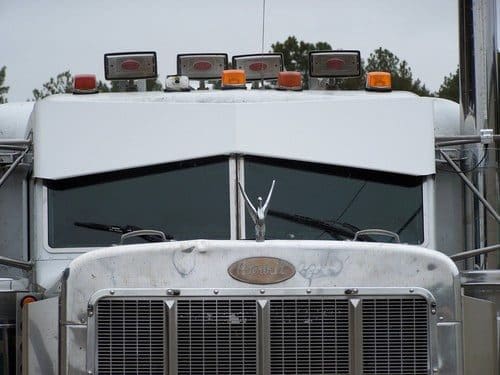 Peterbilt 379/389/386/388 Bowtie Visor - Thumbnail 2