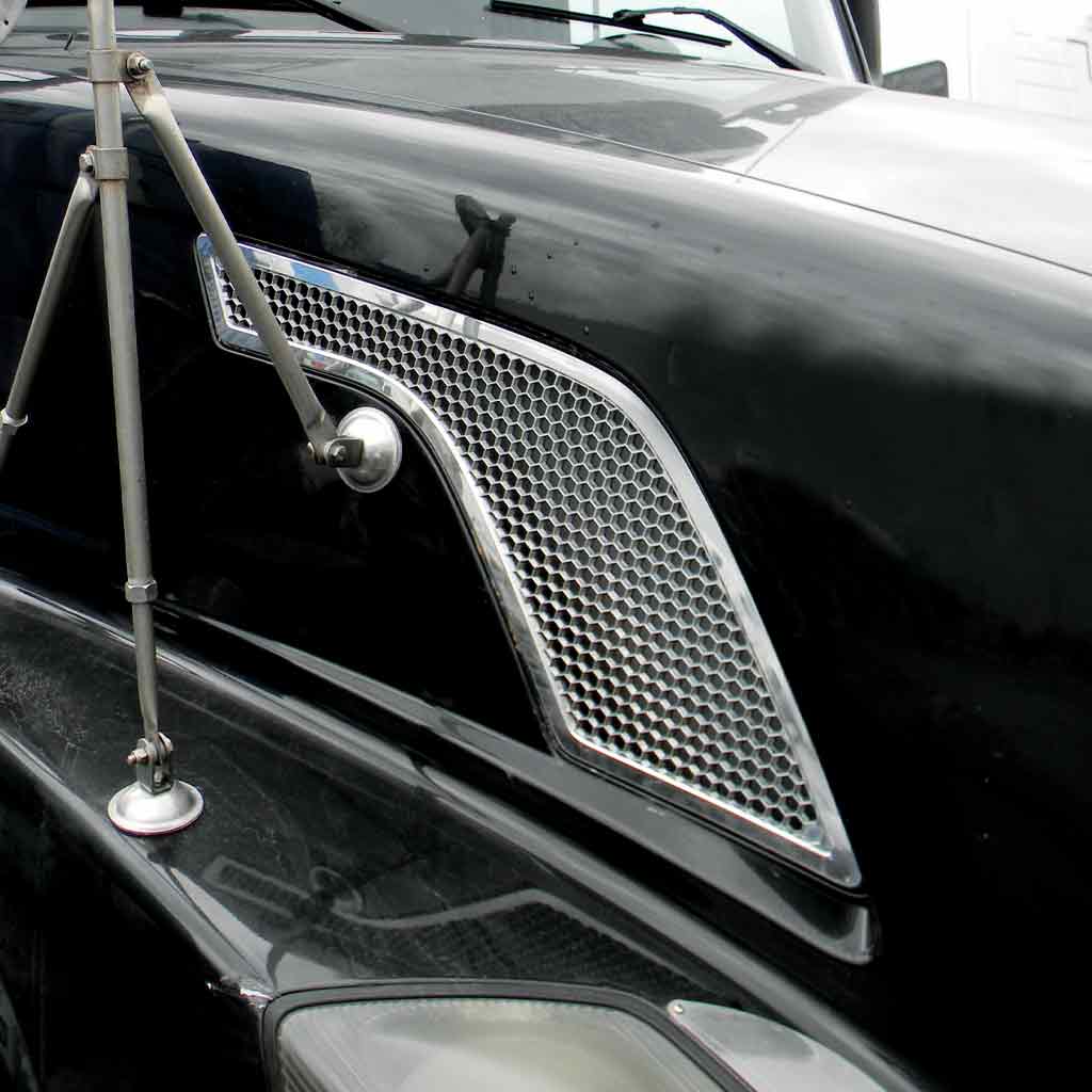 Volvo VN/VNL Air Intake Grille Trim (2003-2018) - Passenger Side