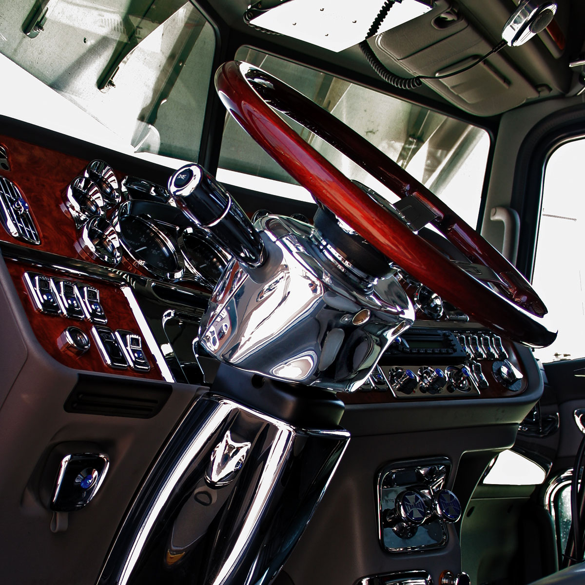 Upper Steering Column Cover For PB 389 (2008-2023), PB 388/386 (2006-2015), & KW W900L/T600 (2006-2007) - Thumbnail 9