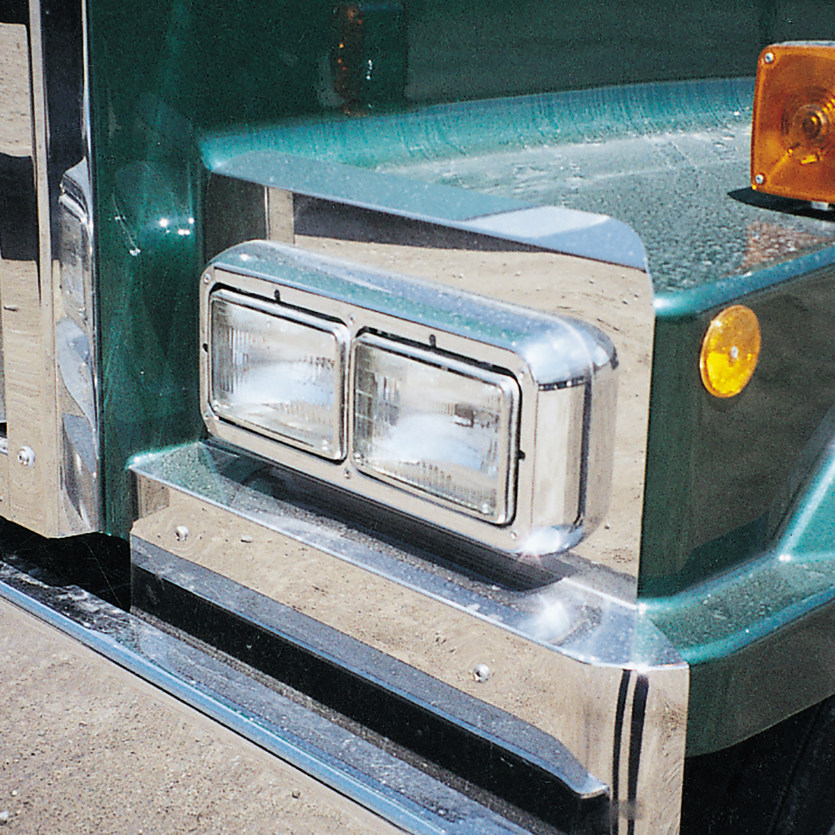 Stainless Fender Guard With Curved End & Headlight Accent For 1998-18 Western Star Constellation - Thumbnail 2