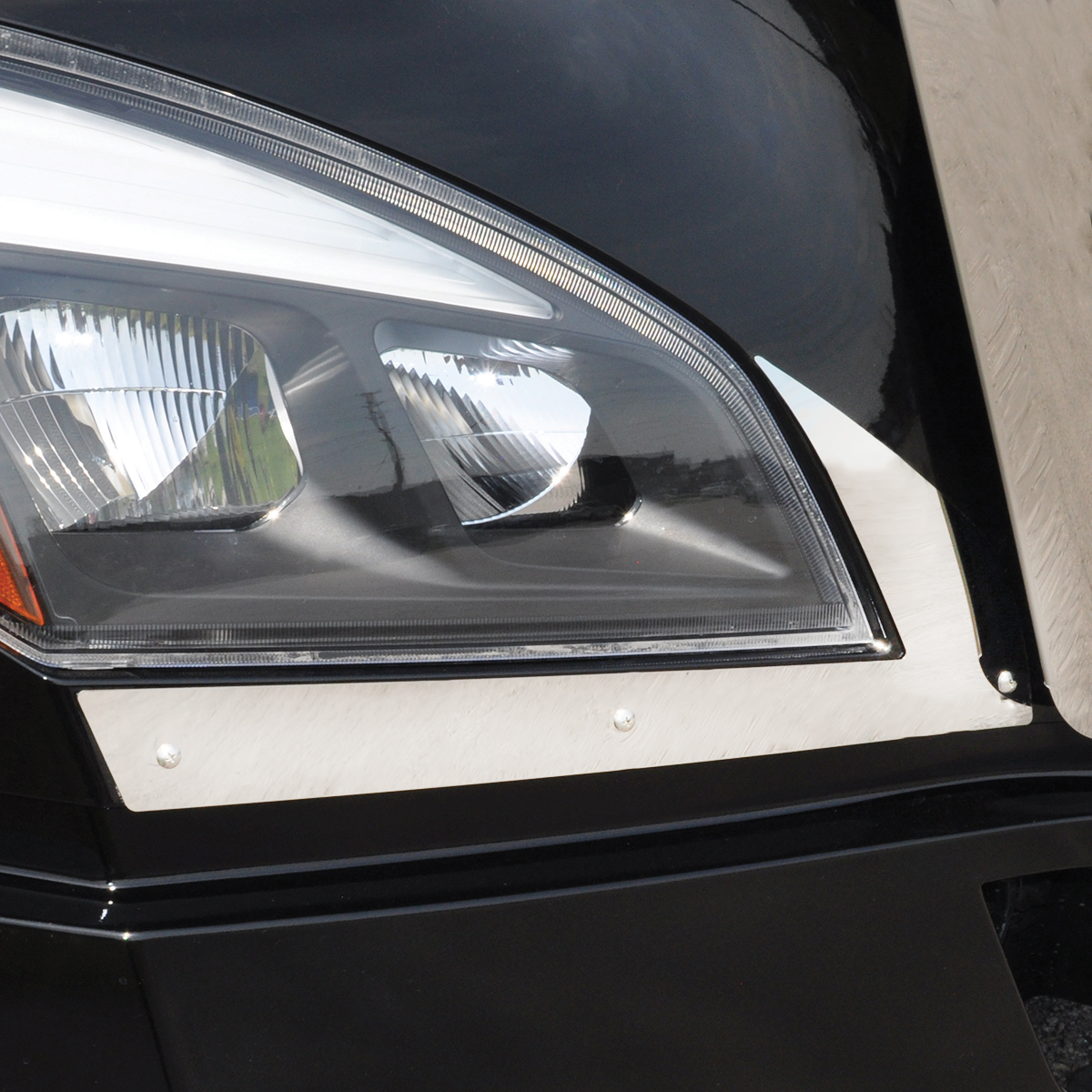 430 SS Below Headlight Fender Guards For 2018-2024 Freightliner Cascadia (Pair) - Thumbnail 4