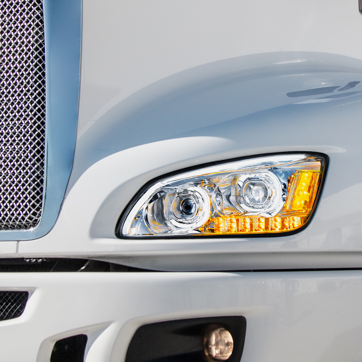 Chrome LED Headlight With LED Turn Signal & LED Position Light Bar For 2008-2017 Kenworth T660 - Passenger - Thumbnail 6