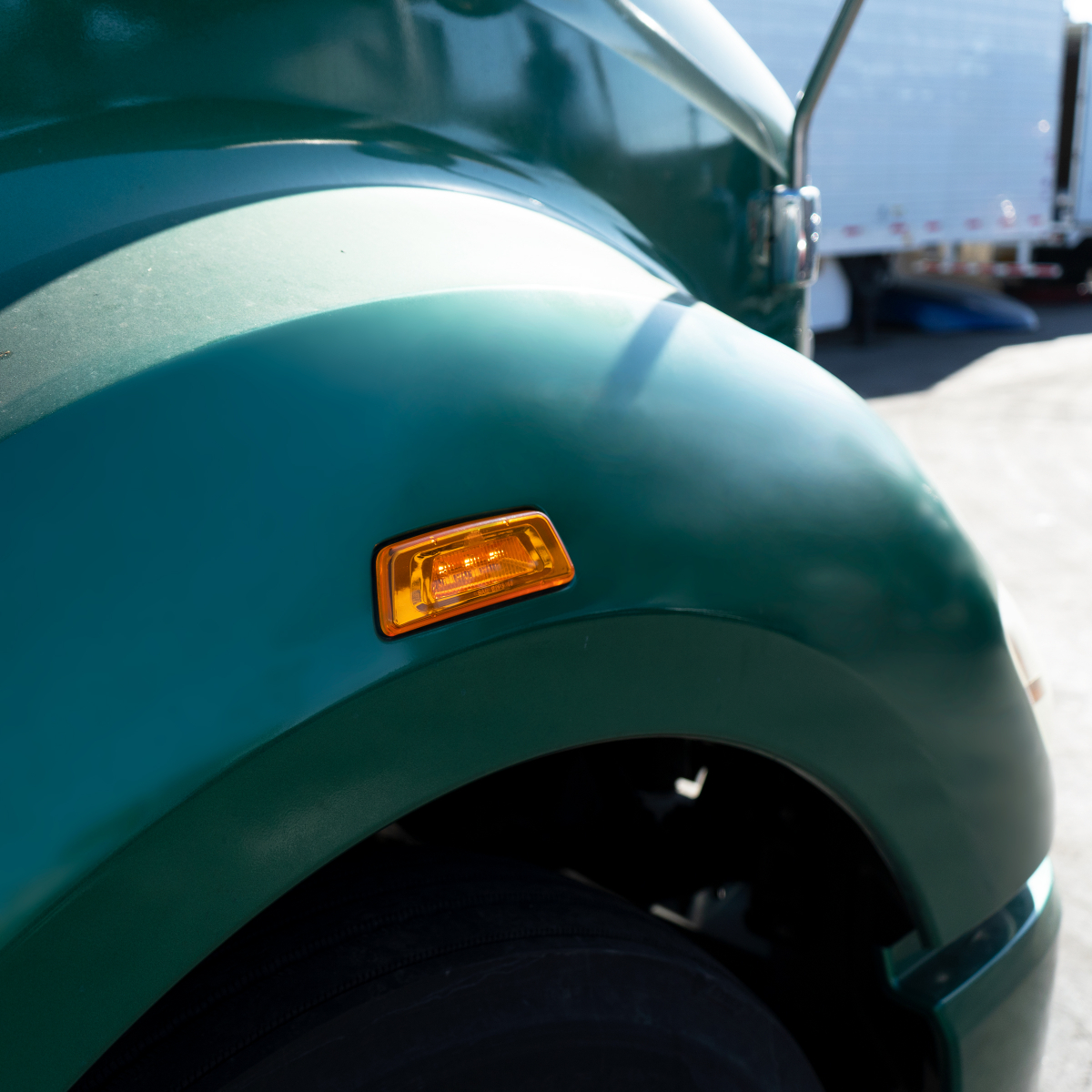 3 LED Fender Turn Signal/Parking Light For Kenworth T680/T700/T880 - Amber LED/Amber Lens - Thumbnail 7