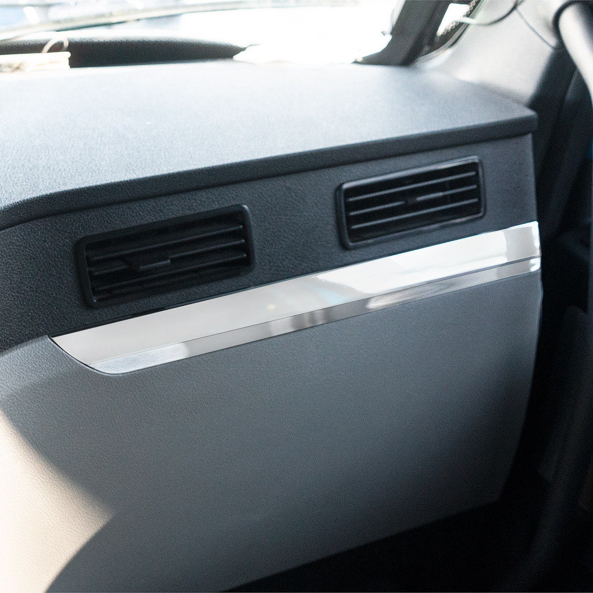 Passenger Side Dash Trim For 2018-2025 Freightliner Cascadia - Thumbnail 4