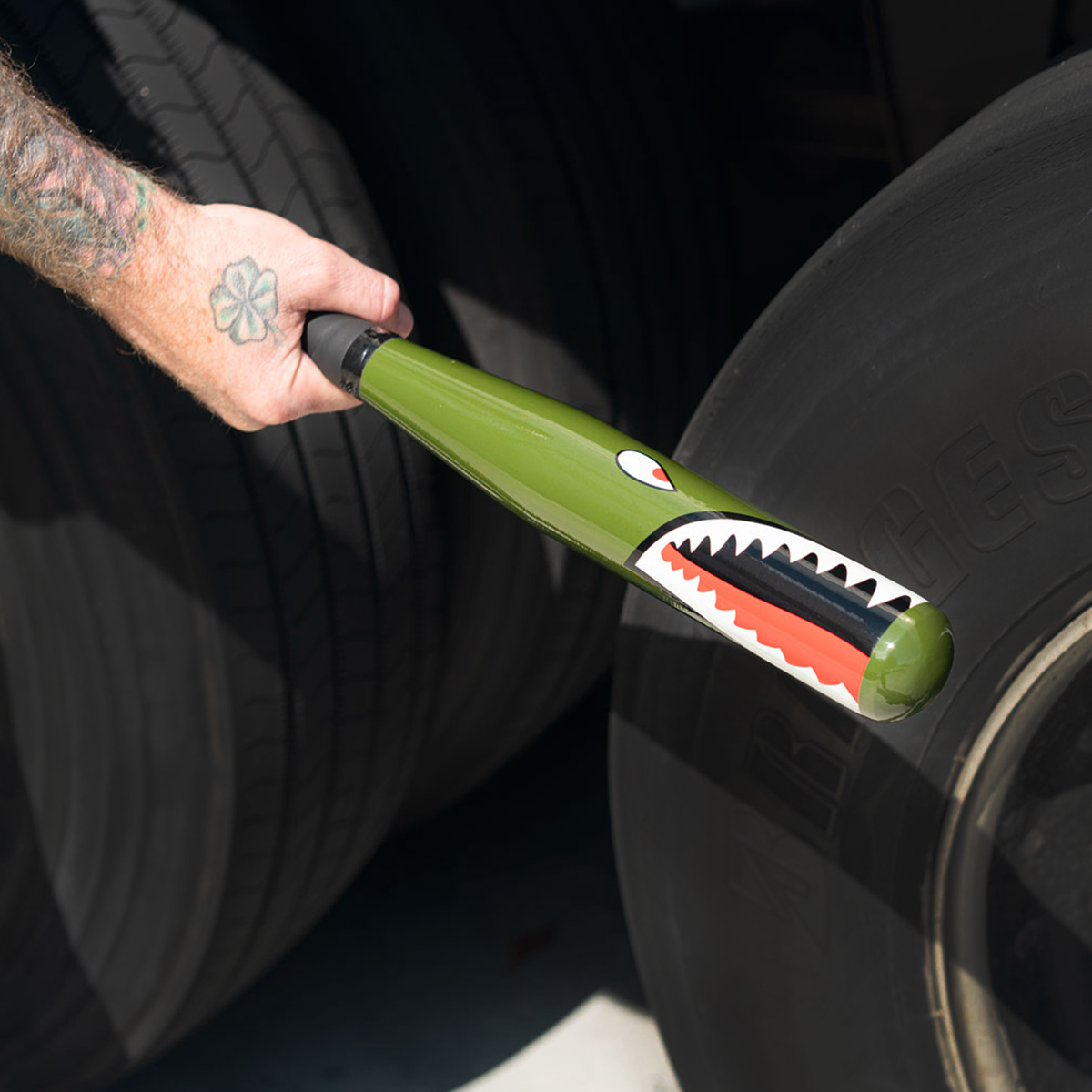 17" Aluminum Tire Checker Bat With P-40 Warhawk Shark Mouth Graphic - Thumbnail 7